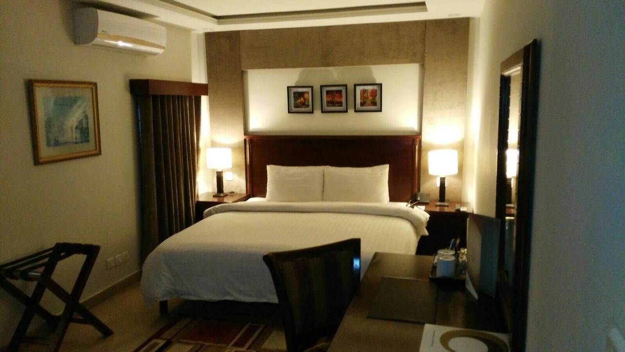 Hotel One Super, Islamabad Zewnętrze zdjęcie
