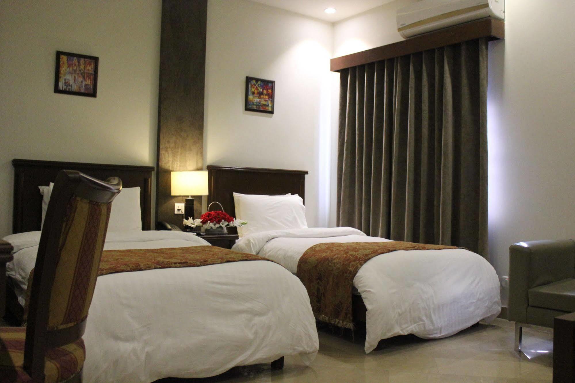 Hotel One Super, Islamabad Zewnętrze zdjęcie