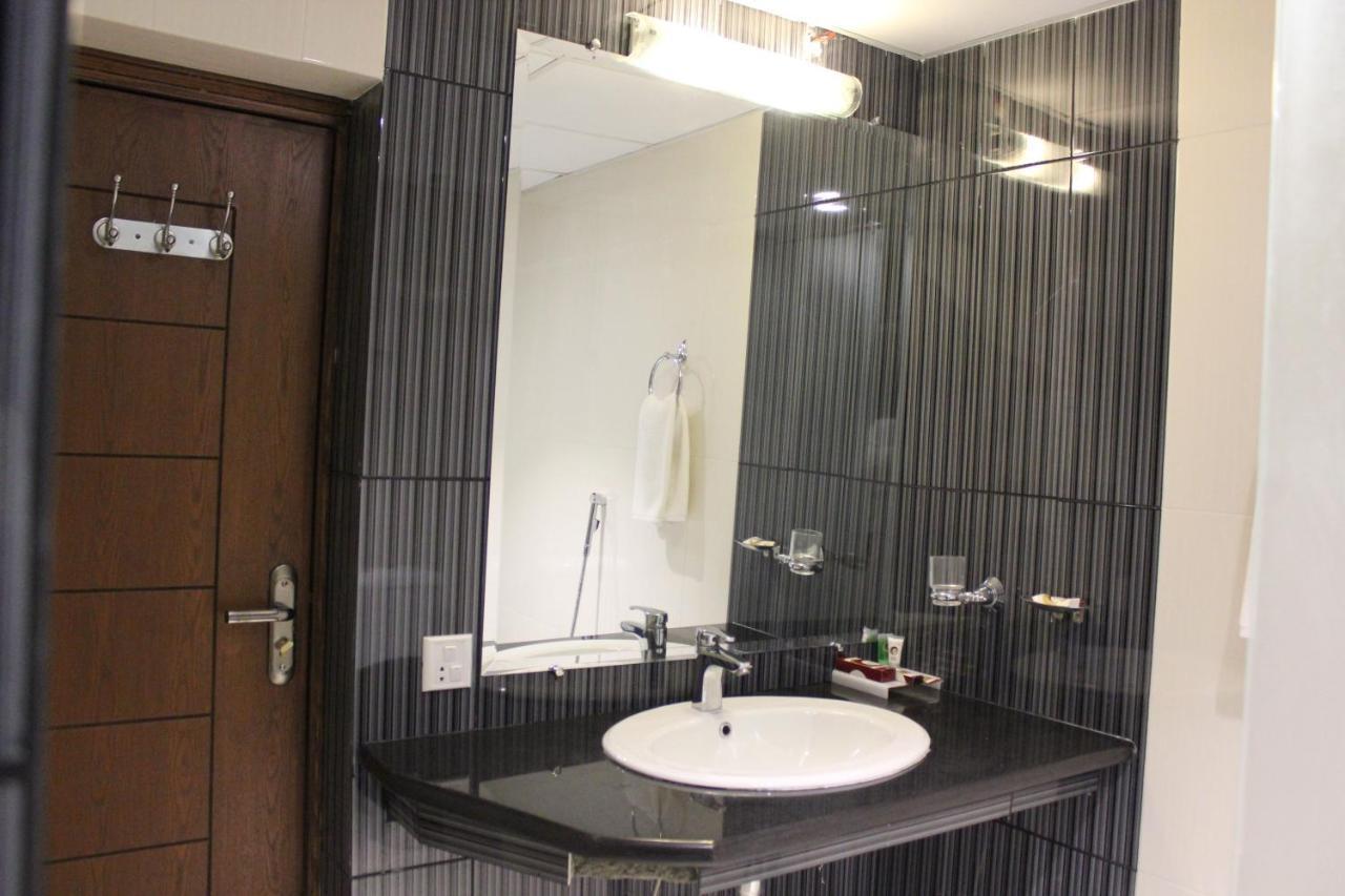 Hotel One Super, Islamabad Zewnętrze zdjęcie